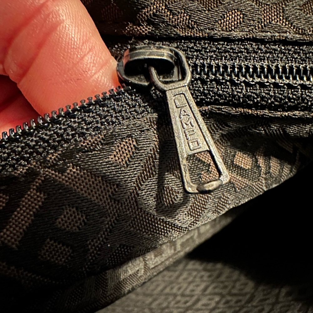 Sold live! Vintage Bally Black Pebbled Leather Large Zippered Tote with Dust Bag - Picture 13 of 15